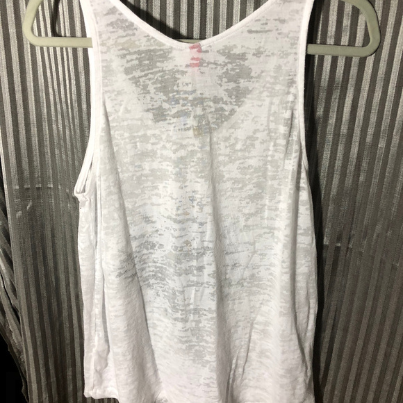 ***Closet Clear Out*** H&M Graphic Tank - Picture 4 of 4